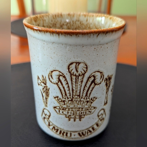 Vintage Dunoon Scotland Pottery Mug Cymru Wales - Picture 1 of 8